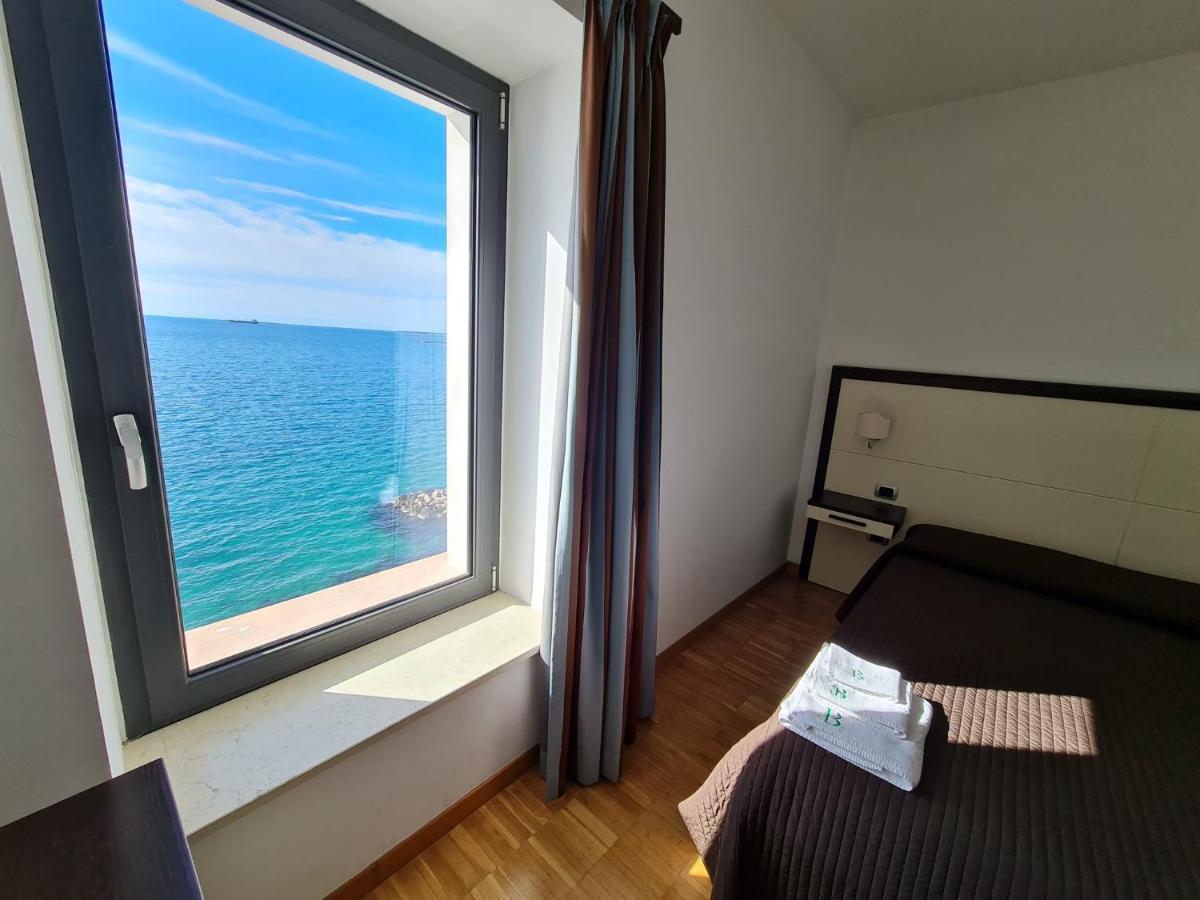 Baja Delle Sirene Bed & Breakfast Taranto Exterior photo