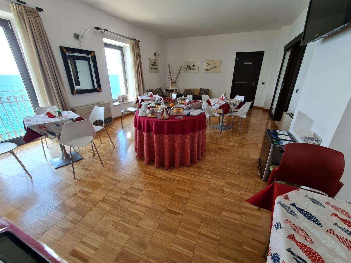 Baja Delle Sirene Bed & Breakfast Taranto Exterior photo