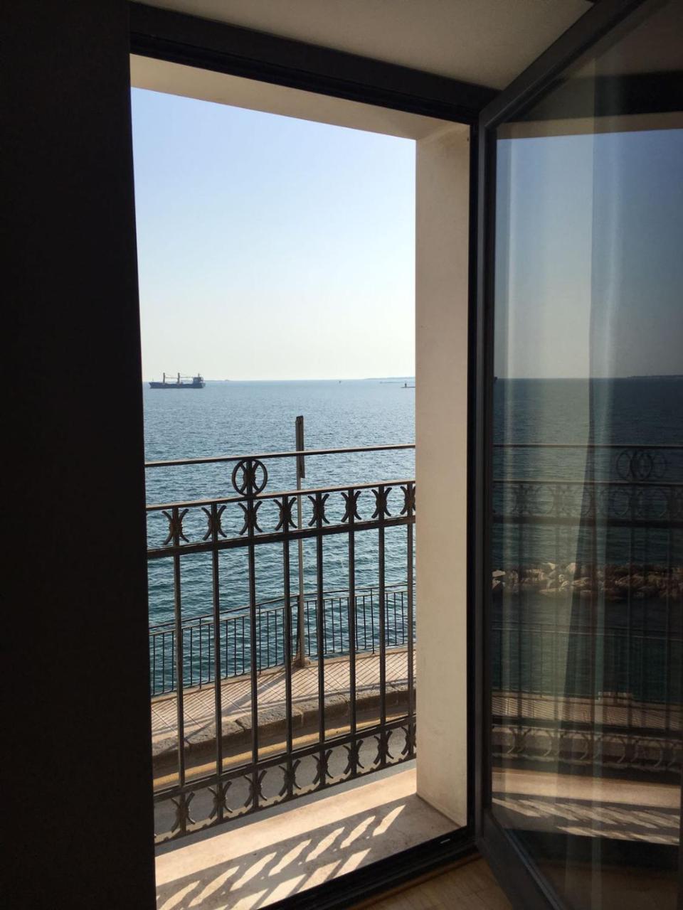 Baja Delle Sirene Bed & Breakfast Taranto Exterior photo
